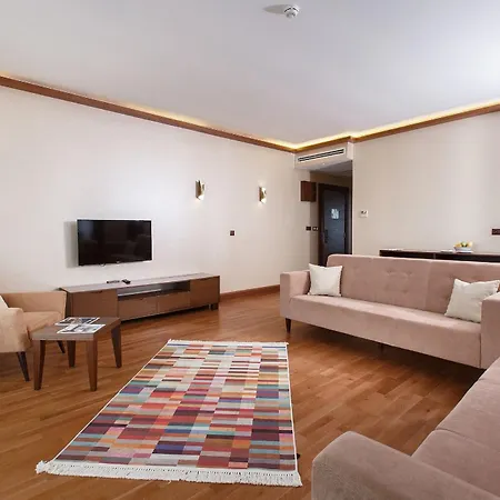 Sera & Aparts Hotel