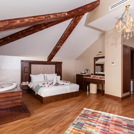 Sera & Aparts Hotel